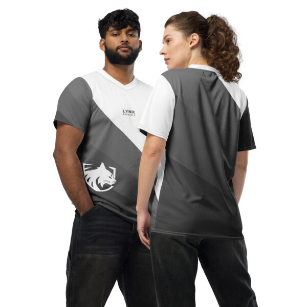 Recyceltes Unisex-Trikot mit Allover-Druck – Bild 5